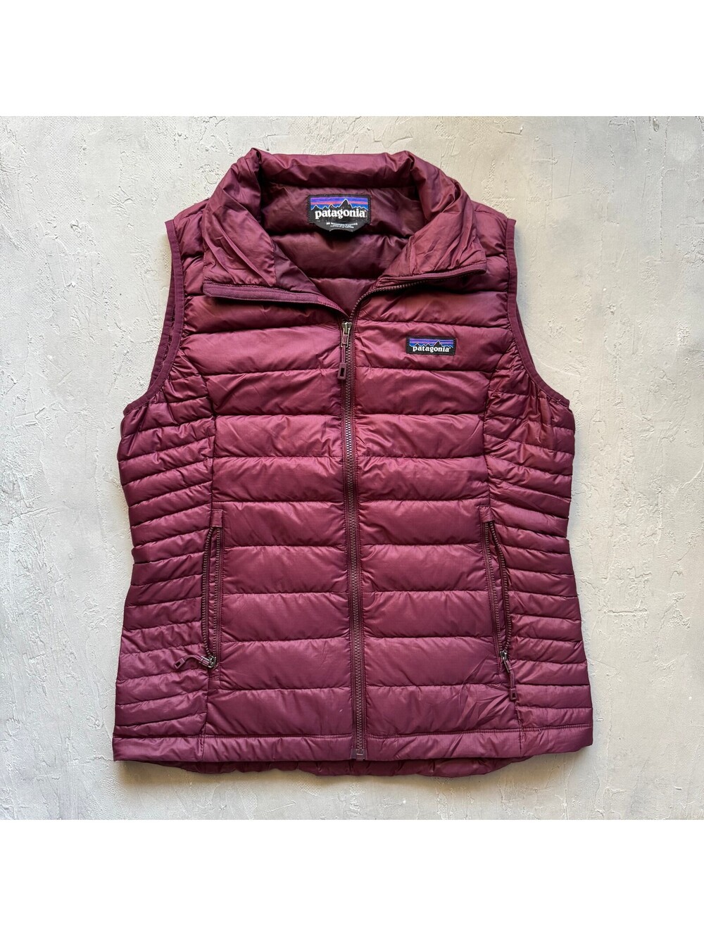 Patagonia Down Sweater Vest Burgundy Puffer Outdoor Gorpcore Women's Size M